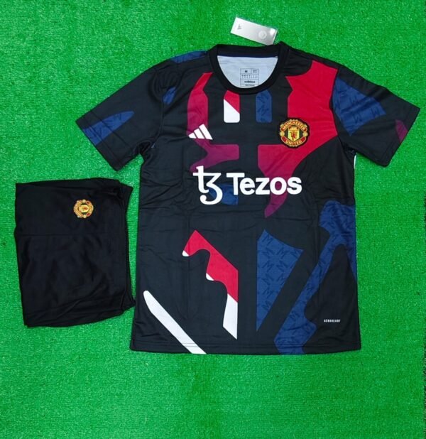 Manchesster United training kit 24-25 jersey and shorts